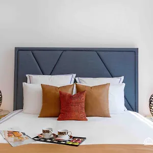 Dream Apartments- West Wharf Tower Canal View شقة دبي